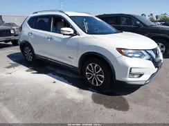 5N1ET2MT8HC804713 2017 NISSAN ROGUE
