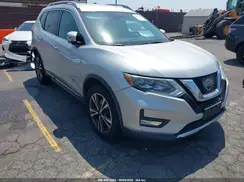 5N1ET2MT8HC827957 2017 NISSAN ROGUE