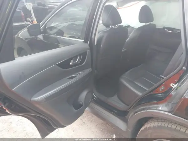 5N1ET2MT8JC850211 2018 NISSAN ROGUE - Image 8