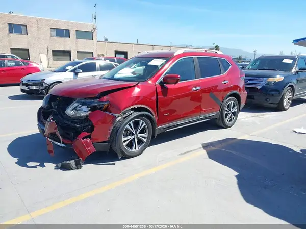 5N1ET2MT9JC837869 2018 NISSAN ROGUE - Image 2