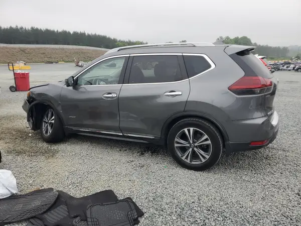 5N1ET2MT9JC843073 2018 NISSAN ROGUE - Image 2