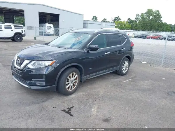 5N1ET2MTXHC777076 2017 NISSAN ROGUE - Image 2
