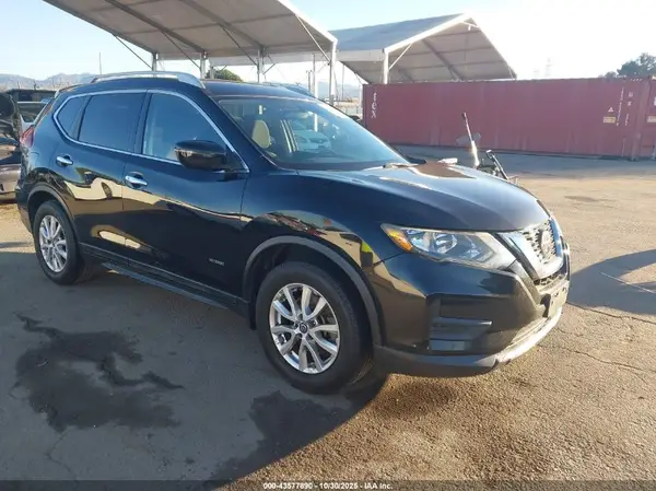 5N1ET2MTXJC832051 2018 NISSAN ROGUE - Image 1