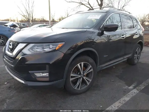 5N1ET2MV0HC811141 2017 NISSAN ROGUE - Image 2
