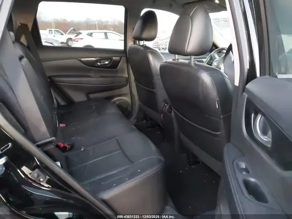 5N1ET2MV0HC811141 2017 NISSAN ROGUE - Image 8