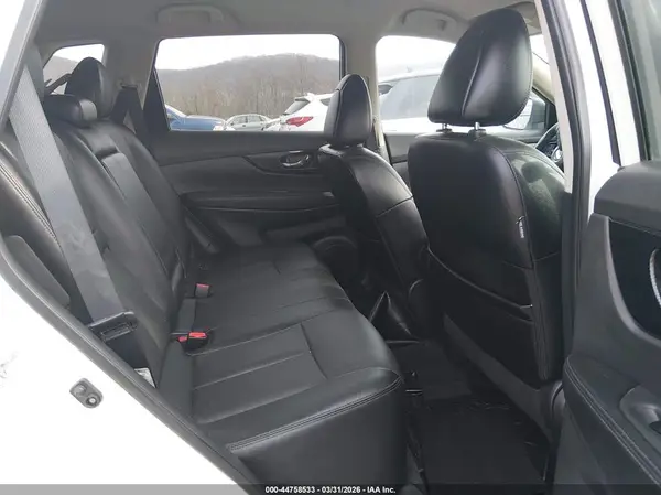 5N1ET2MV0HC829882 2017 NISSAN ROGUE - Image 8