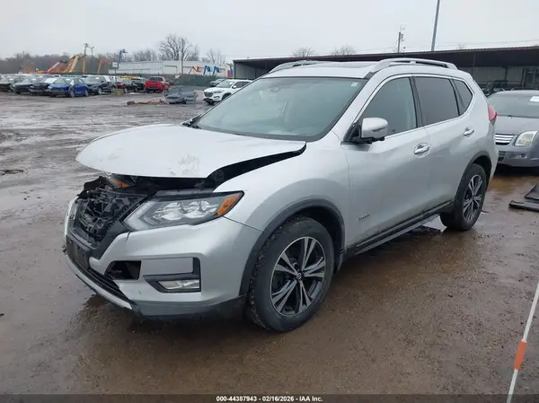 5N1ET2MV0JC801196 2018 NISSAN ROGUE - Image 2