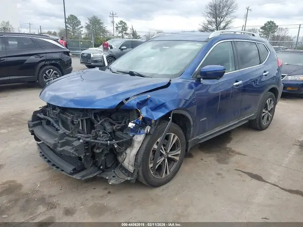 5N1ET2MV0JC823196 2018 NISSAN ROGUE - Image 2