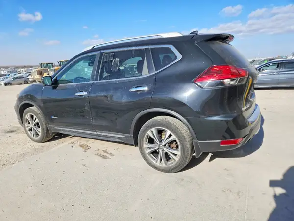 5N1ET2MV1HC768896 2017 NISSAN ROGUE - Image 2