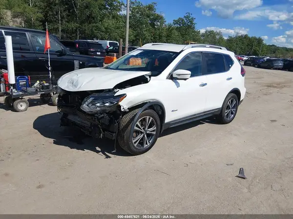 5N1ET2MV2HC828040 2017 NISSAN ROGUE - Image 2