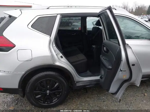 5N1ET2MV3HC798126 2017 NISSAN ROGUE - Image 8