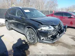 5N1ET2MV4JC822472 2018 NISSAN ROGUE