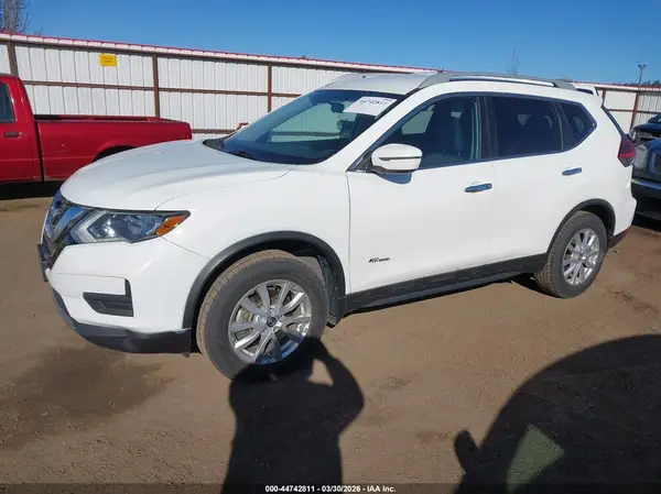 5N1ET2MV5HC790819 2017 NISSAN ROGUE - Image 2