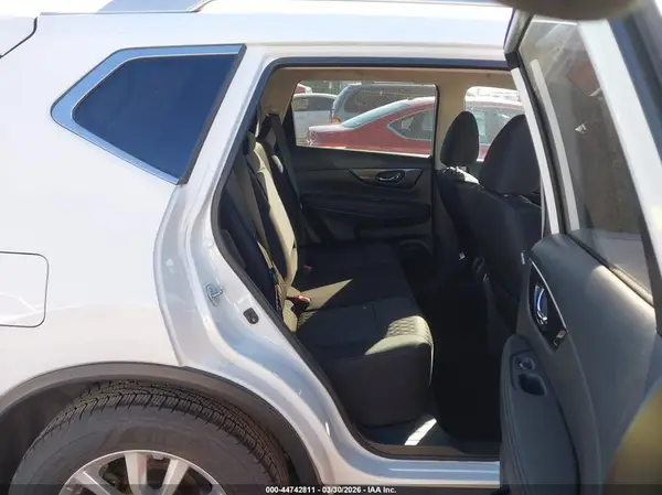 5N1ET2MV5HC790819 2017 NISSAN ROGUE - Image 8