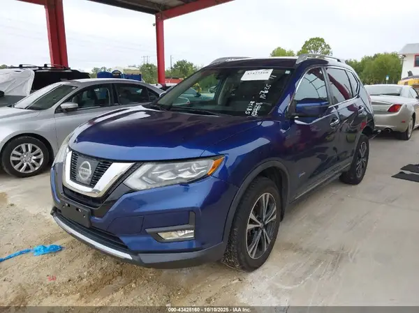 5N1ET2MV5HC828985 2017 NISSAN ROGUE - Image 2