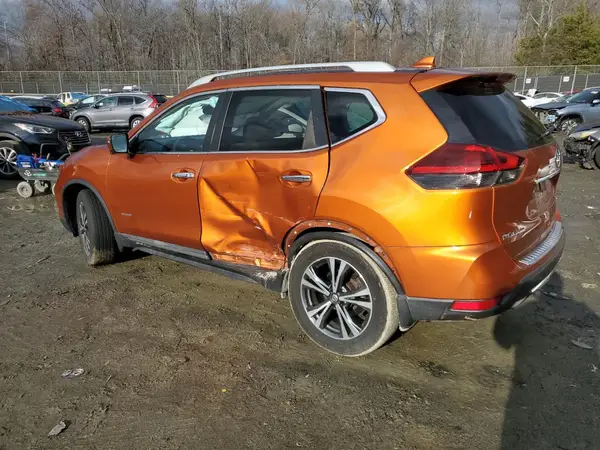 5N1ET2MV5JC837689 2018 NISSAN ROGUE - Image 2