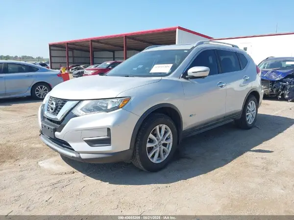 5N1ET2MV6HC803562 2017 NISSAN ROGUE - Image 2