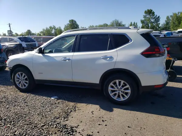 5N1ET2MV6JC846868 2018 NISSAN ROGUE - Image 2