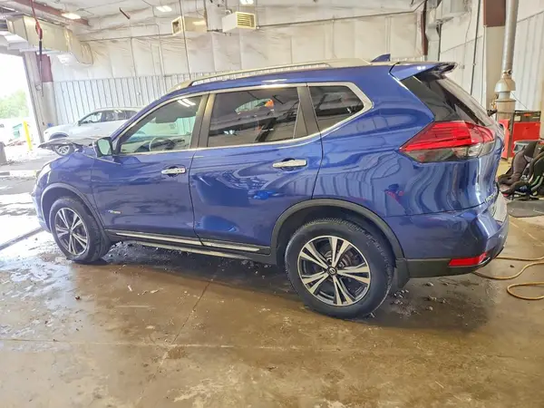5N1ET2MVXHC829646 2017 NISSAN ROGUE - Image 2