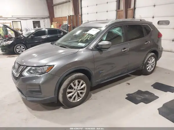 5N1ET2MVXHC829856 2017 NISSAN ROGUE - Image 2