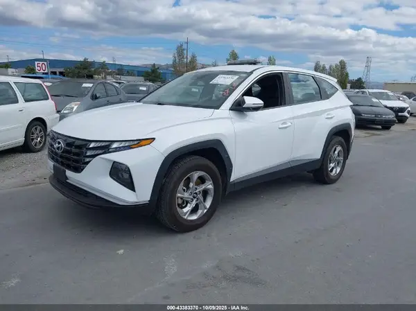 5NMJACAE0NH058470 2022 HYUNDAI TUCSON - Image 2