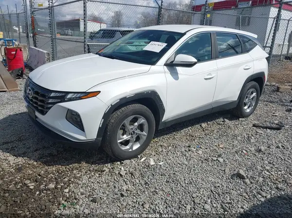 5NMJACAE1NH052502 2022 HYUNDAI TUCSON - Image 2