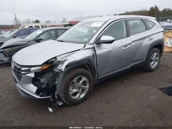 5NMJACAE2NH099568 2022 HYUNDAI TUCSON - Image 2