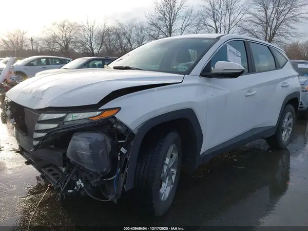 5NMJACAE3NH052114 2022 HYUNDAI TUCSON - Image 2