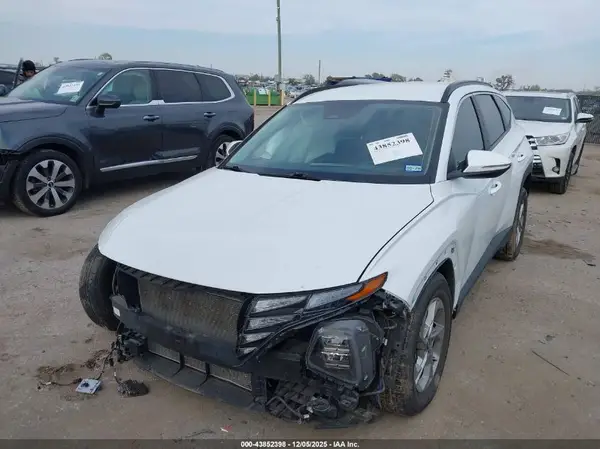 5NMJB3AE3NH029641 2022 HYUNDAI TUCSON - Image 2