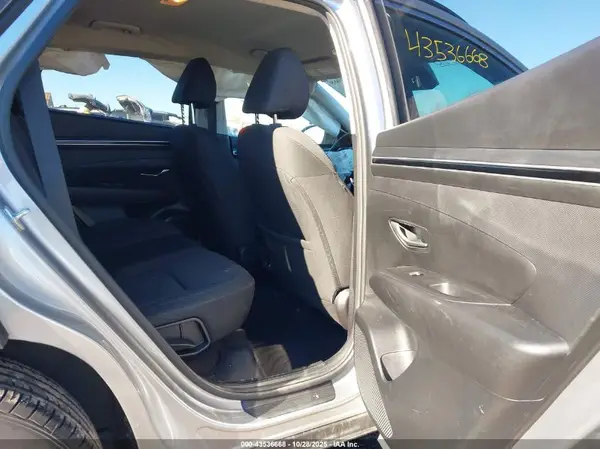 5NMJB3AE3PH198528 2023 HYUNDAI TUCSON - Image 8