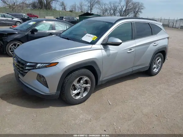 5NMJB3AE8NH082500 2022 HYUNDAI TUCSON - Image 2