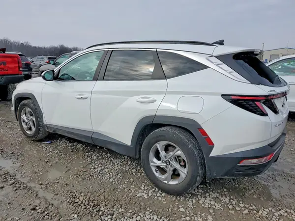 5NMJB3AE8NH155011 2022 HYUNDAI TUCSON - Image 2
