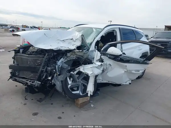 5NMJB3DE8RH424402 2024 HYUNDAI TUCSON - Image 2