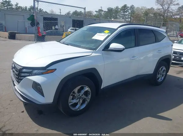 5NMJBCAE1NH049631 2022 HYUNDAI TUCSON - Image 2