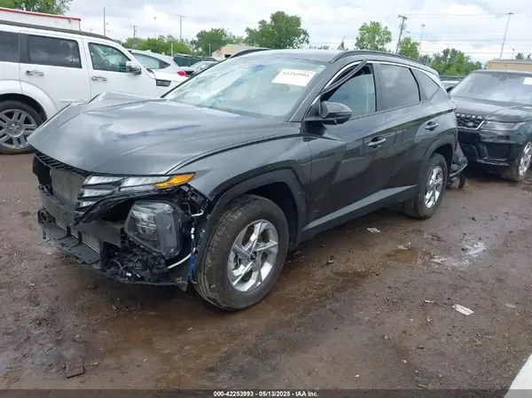 5NMJBCAE1PH236340 2023 HYUNDAI TUCSON - Image 2