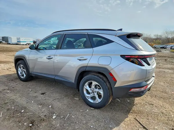 5NMJBCAE2NH070598 2022 HYUNDAI TUCSON - Image 2