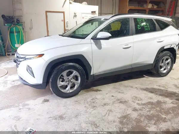 5NMJBCAE4NH033682 2022 HYUNDAI TUCSON - Image 2