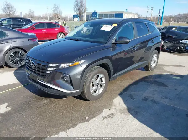 5NMJBCAE4NH092408 2022 HYUNDAI TUCSON - Image 2