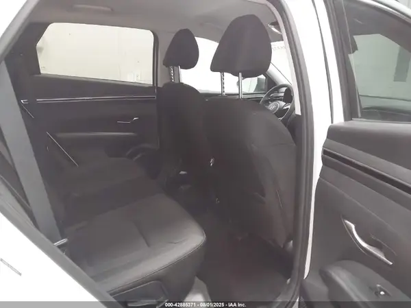 5NMJBCAE5NH037899 2022 HYUNDAI TUCSON - Image 8
