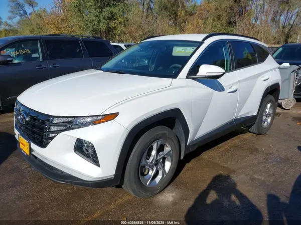 5NMJBCAE5NH038194 2022 HYUNDAI TUCSON - Image 2