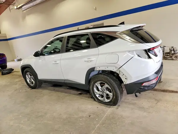 5NMJBCAE5NH121611 2022 HYUNDAI TUCSON - Image 2
