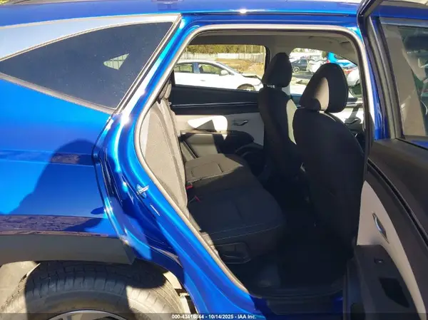 5NMJBCAE5NH122824 2022 HYUNDAI TUCSON - Image 8