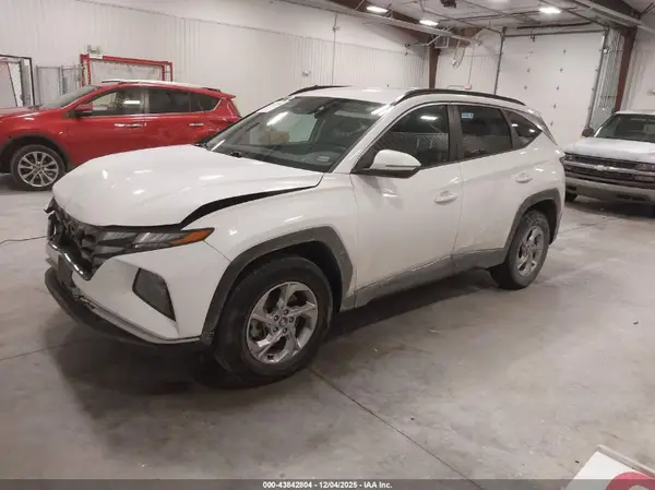 5NMJBCAE5PH215880 2023 HYUNDAI TUCSON - Image 2