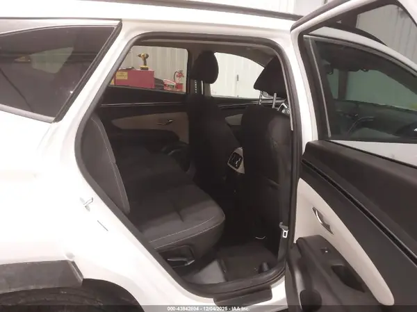 5NMJBCAE5PH215880 2023 HYUNDAI TUCSON - Image 8
