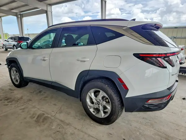 5NMJBCAE7NH034096 2022 HYUNDAI TUCSON - Image 2