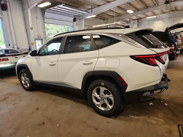 5NMJBCAE7NH120895 2022 HYUNDAI TUCSON - Image 2