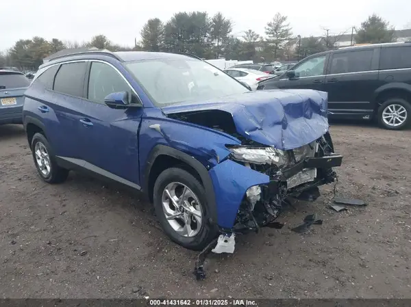 5NMJBCAE8NH000555 2022 HYUNDAI TUCSON - Image 1