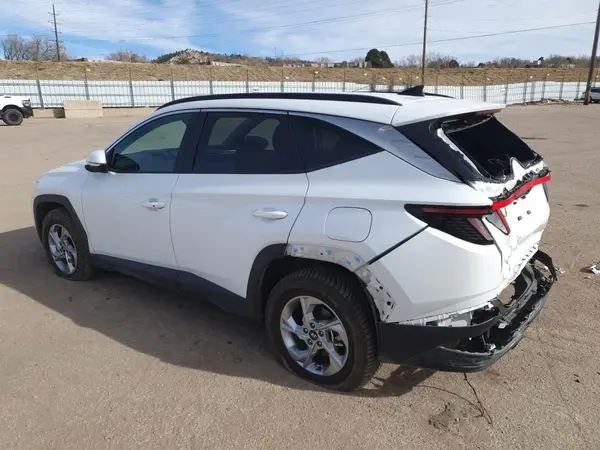 5NMJBCAE8NH070556 2022 HYUNDAI TUCSON - Image 2