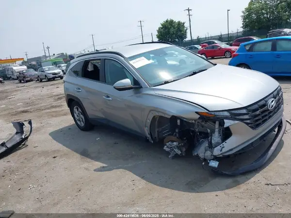 5NMJBCAE8NH089527 2022 HYUNDAI TUCSON - Image 1