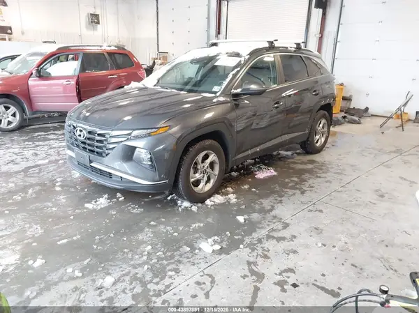 5NMJBCAE8NH117343 2022 HYUNDAI TUCSON - Image 2